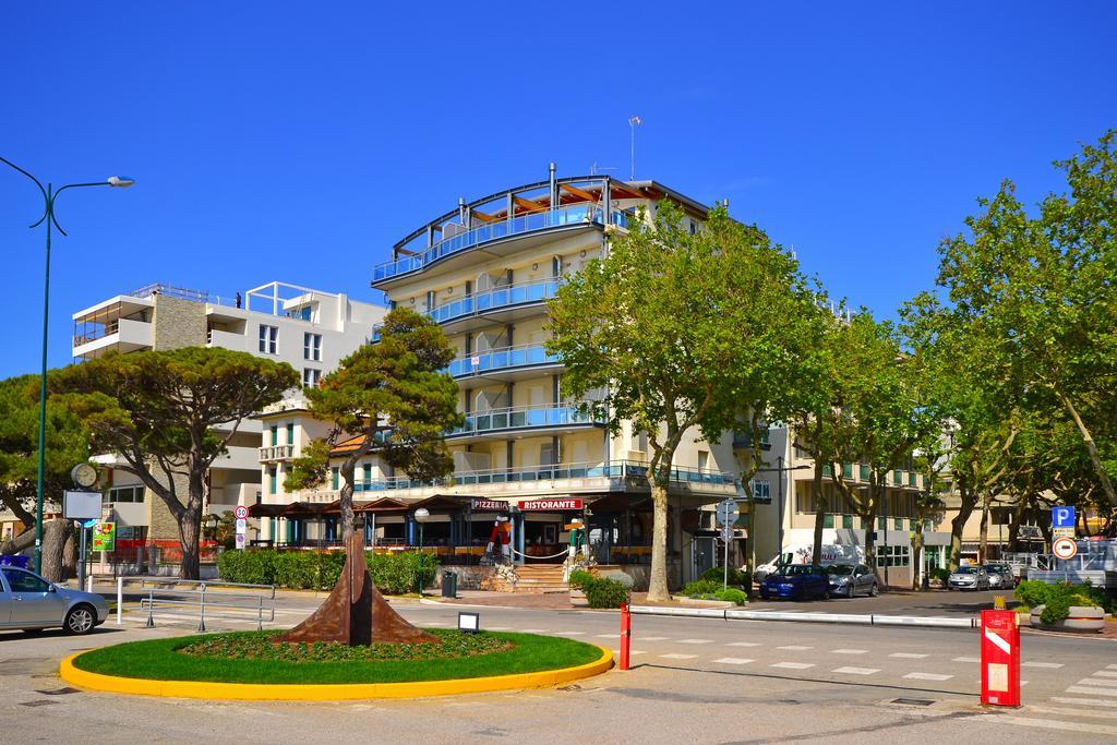 Sunbeach Apartments Lignano Sabbiadoro Exterior foto